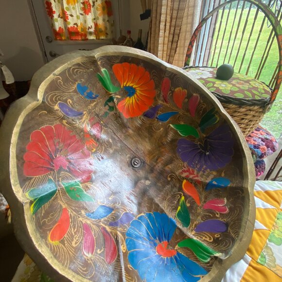 99 (VHD) Vintage. Tole Painted Wood Pedestal Bowl. - Picture 4 of 9